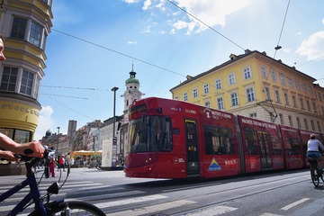 558172