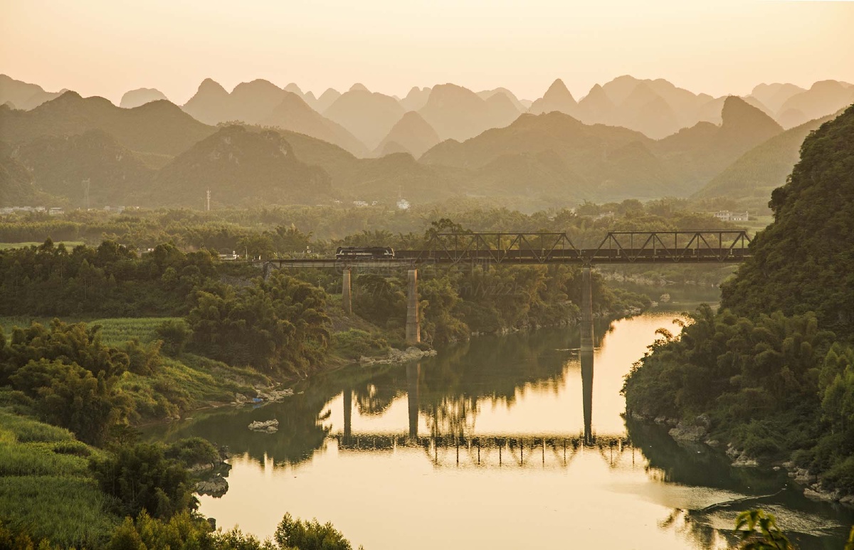 正经的喀斯特地貌 br /> 在柳州最后的日子 br />