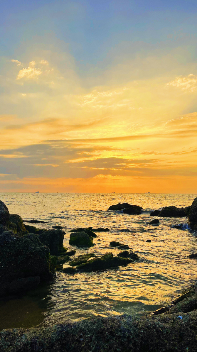 鱼鳞洲晚风吹走了落日晚霞温柔了大海