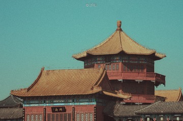 132032