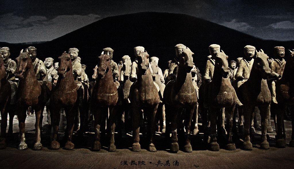 汉代兵马俑<br />
马踏西域，剑指天山