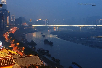 喧腾、夜、洪崖洞。