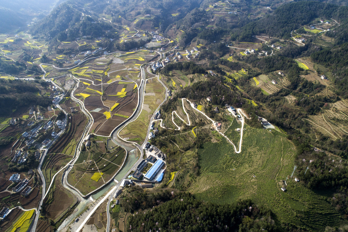 3月25日,在秭归县九畹溪镇石柱土家族村,土家