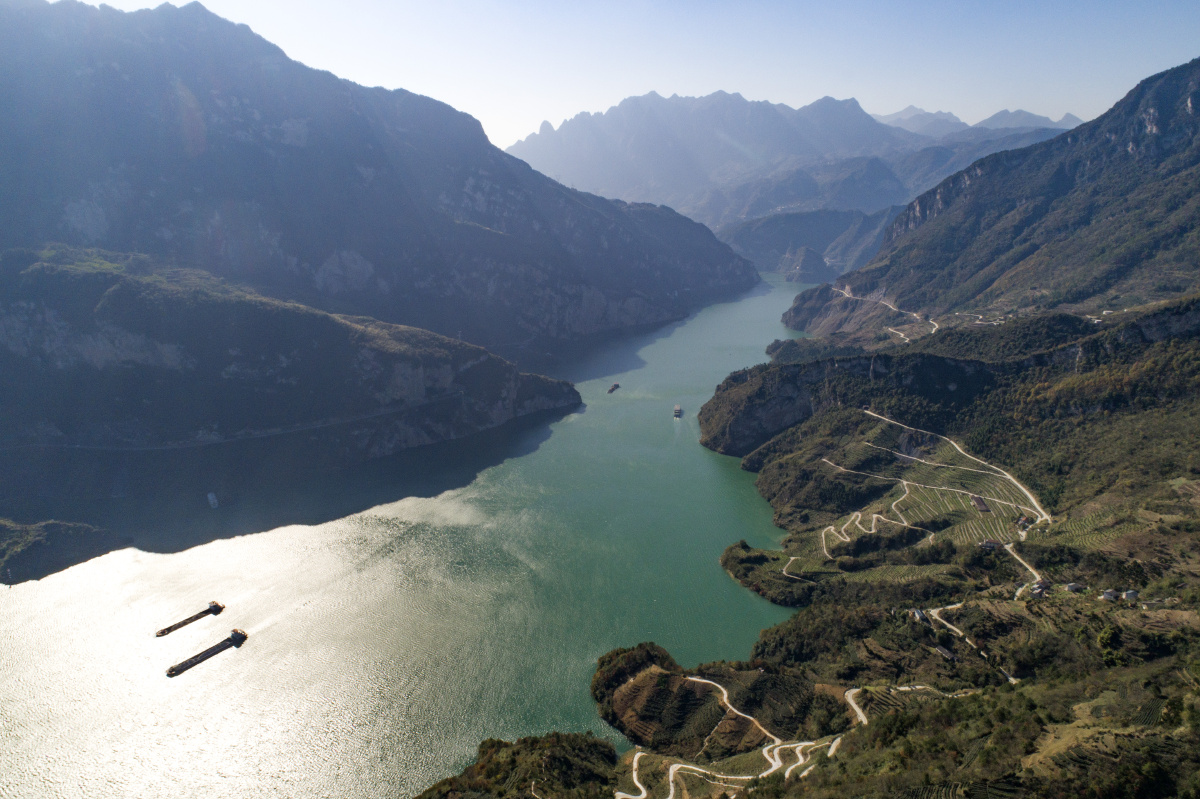 在湖北宜昌秭归县茅坪镇庙河村航拍的崆岭峡景色.