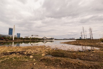 738003