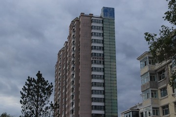 1000045799