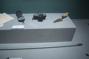 80583
