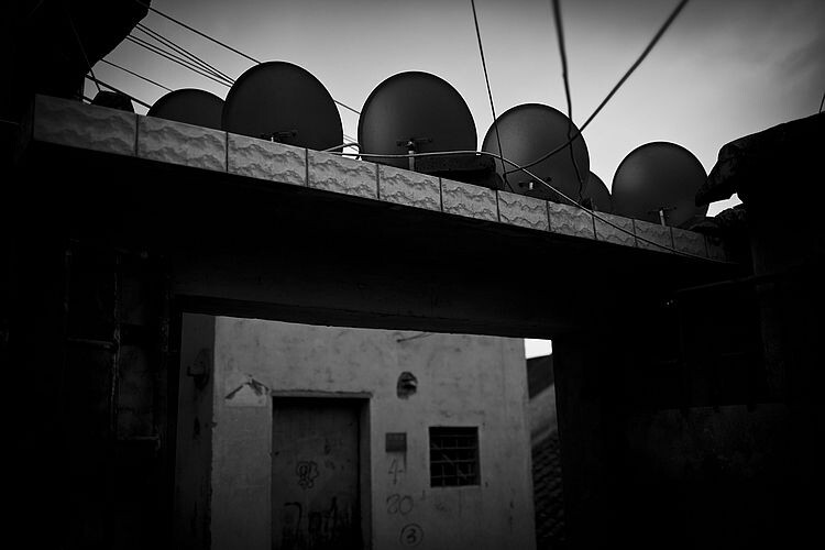 12.一个个的卫星接收器,我还以为上了“辽宁号”,呵呵。<br />