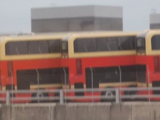 886498
