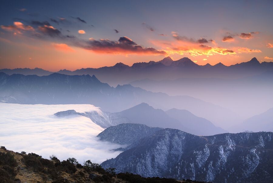 远山<br />
