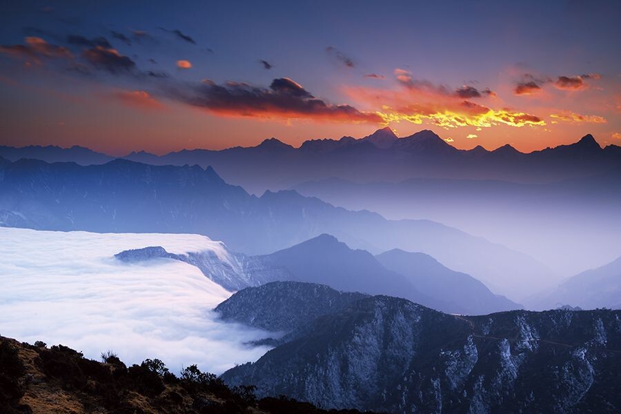 远山<br />
