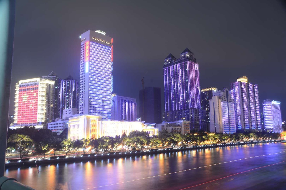 广州海珠桥滨江路夜景