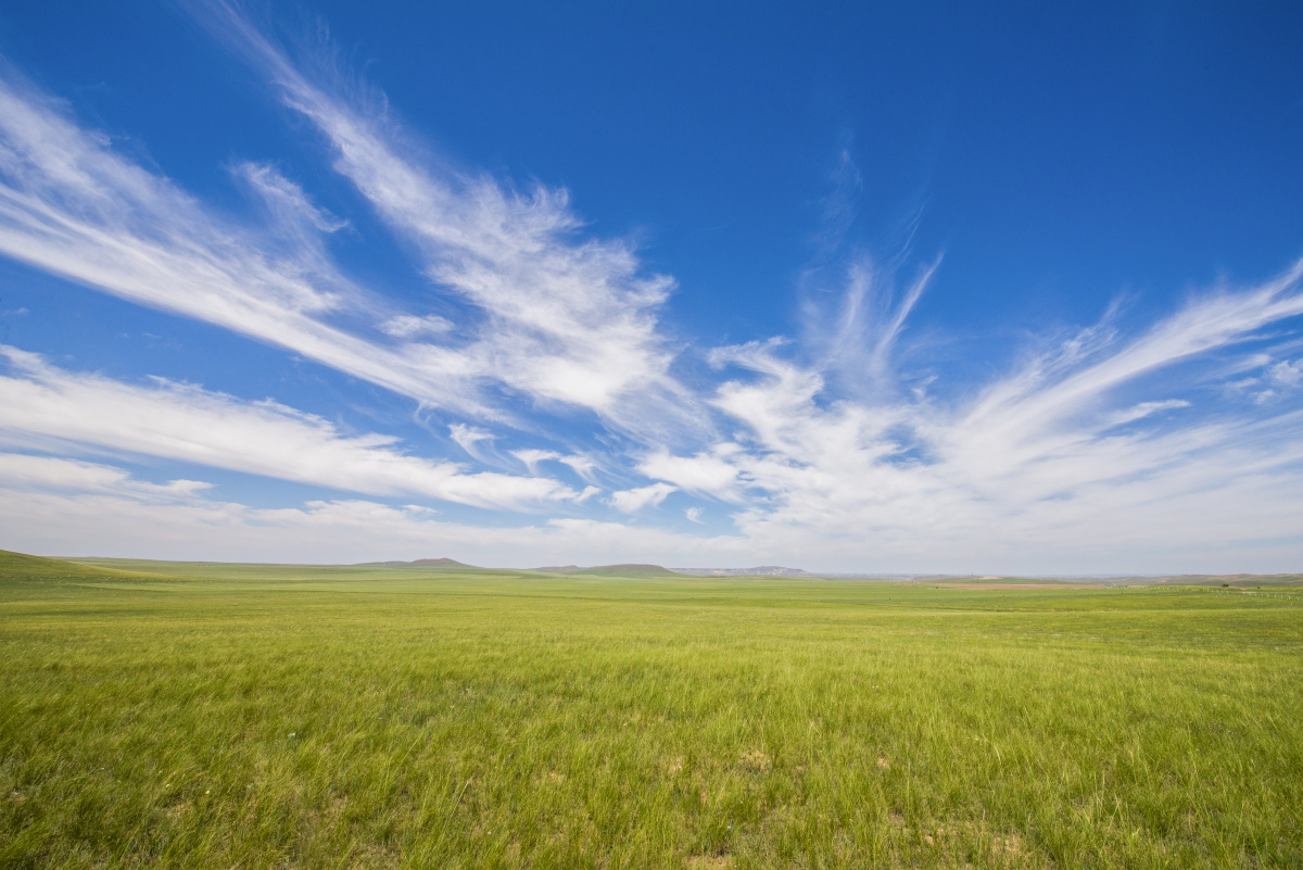 原以为只有西藏才有的蓝天和草原.
