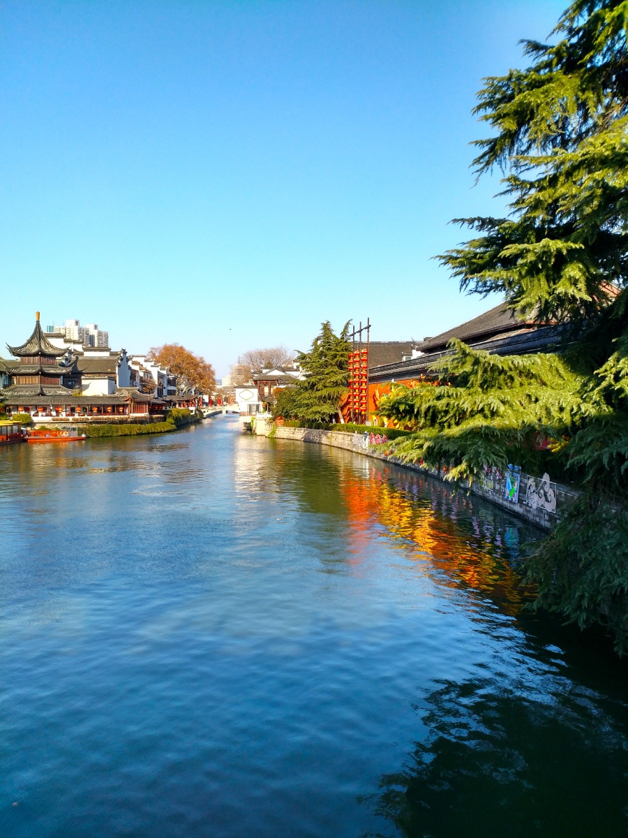 阳光灿烂夫子庙泮池