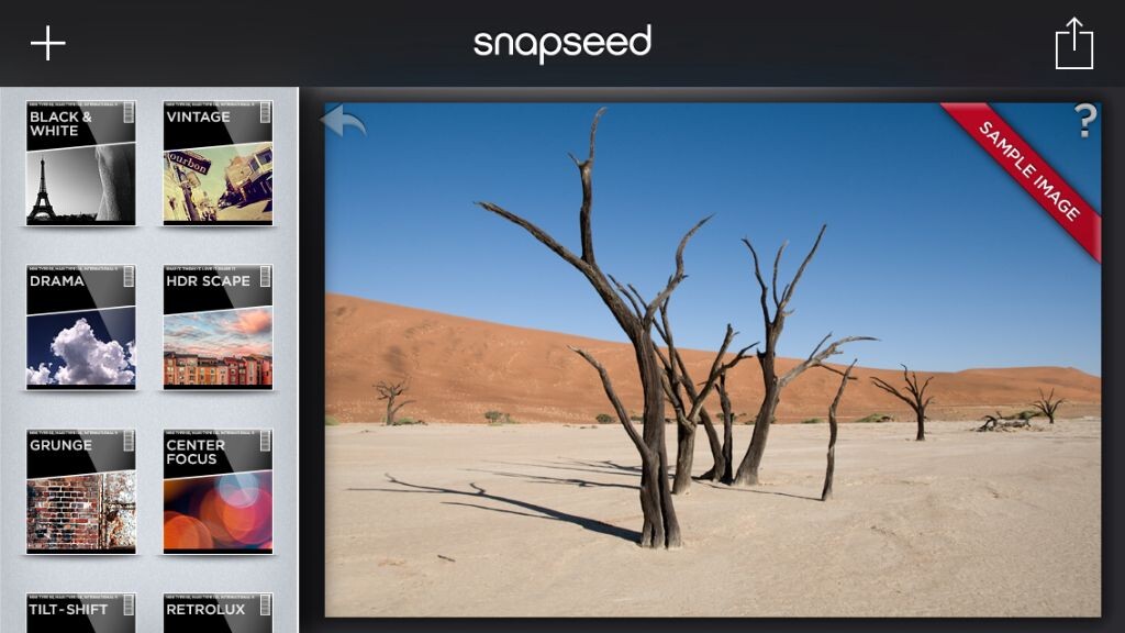       Snapseed在iPhone上也可以进行横屏操作。这是在iPad版本上比较流行的排版方式，在iPhone上也能实现。<br />
      Snapseed提供的滤镜效果与参数具有一定的专业性，对摄影及后期有一定了解的童鞋会更容易理解，也会更容易爱上这款软件。它的操作也不难，十分容易上手。总之，是一款不容错过的后期滤镜处理应用。