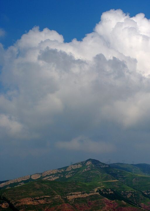 空中草原6<br />
多彩的山脊