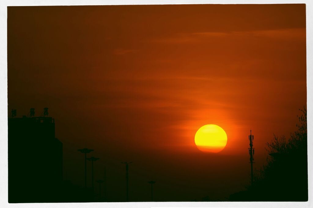 夕阳西下<br />
