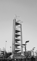 121257