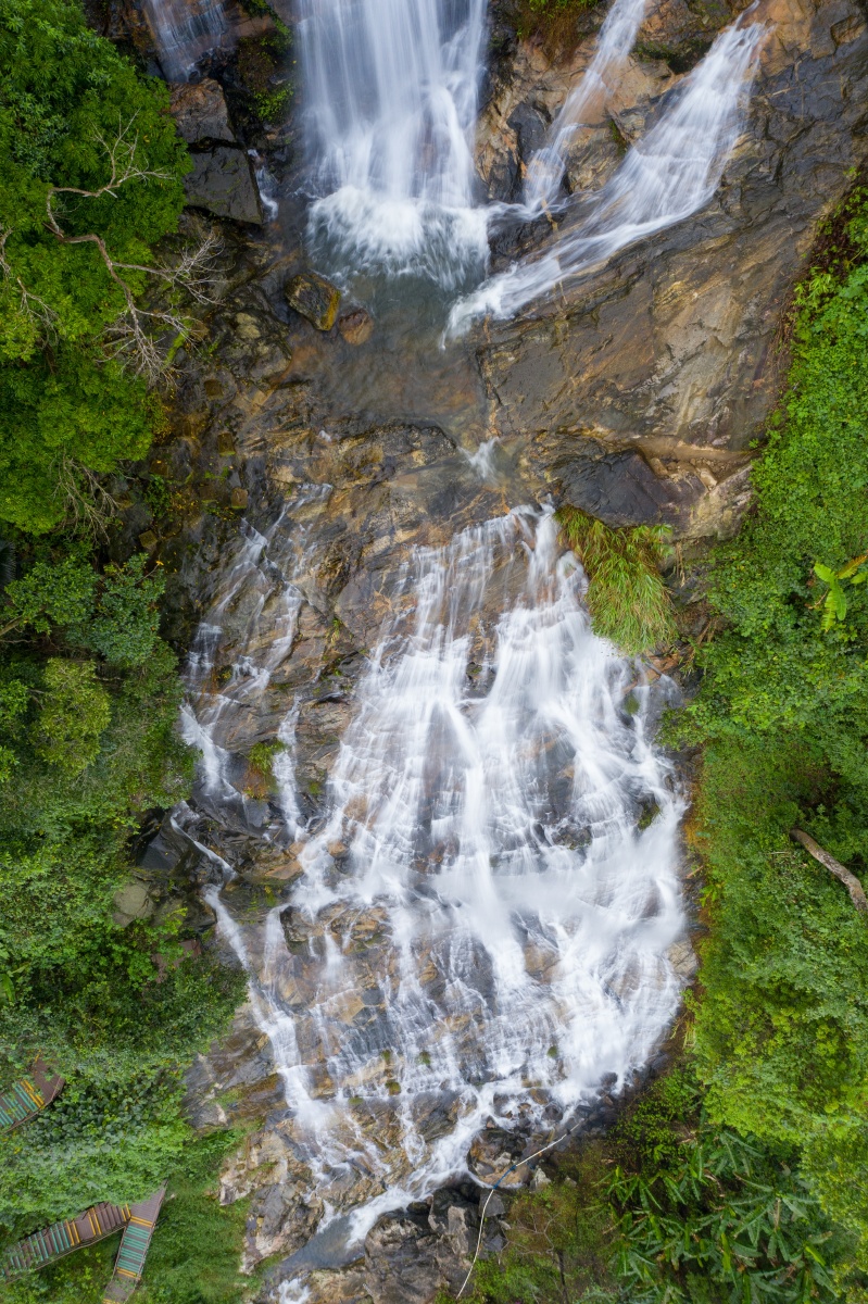 海南琼中百花岭瀑布