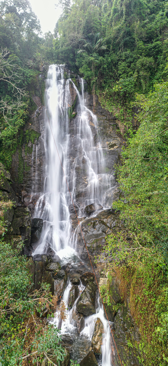 海南琼中百花岭瀑布