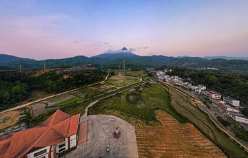 海南五指山水满乡