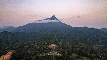 海南五指山水满乡