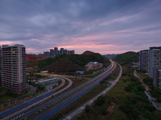 587181