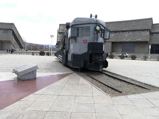 36993