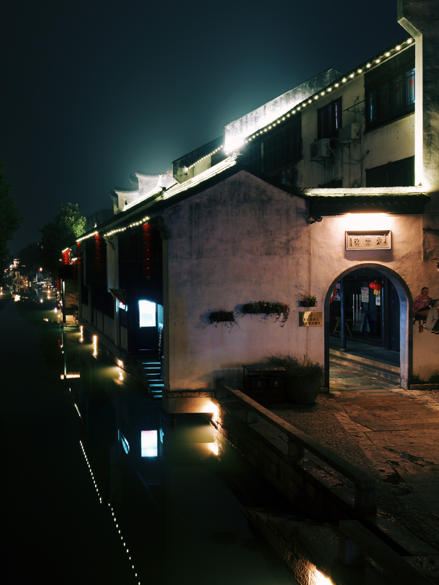 夜晚的黎里古镇更加幽静