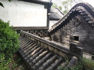 1805851