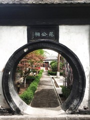 1805829