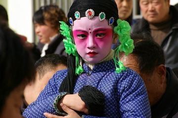 等待背搁的小女孩2