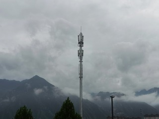 304485