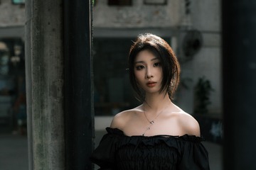 001