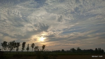 656983