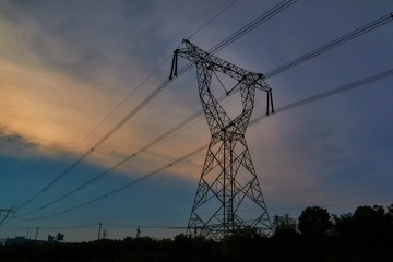 676457