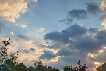 734283