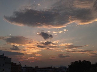904301