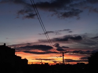 933627