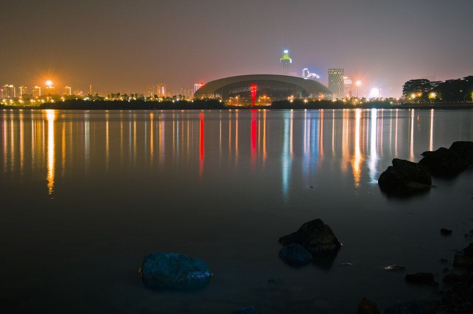 深圳湾夜色<br />
主题公园