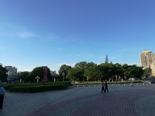 107704