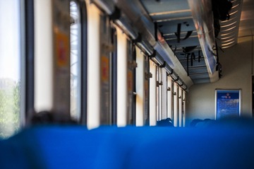 332052