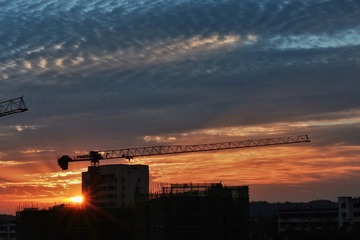 310457