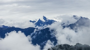 云中山峰2