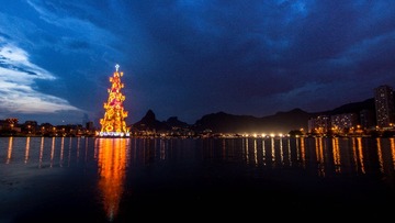 韩瑞-里约世界水上最大圣诞树.jpg