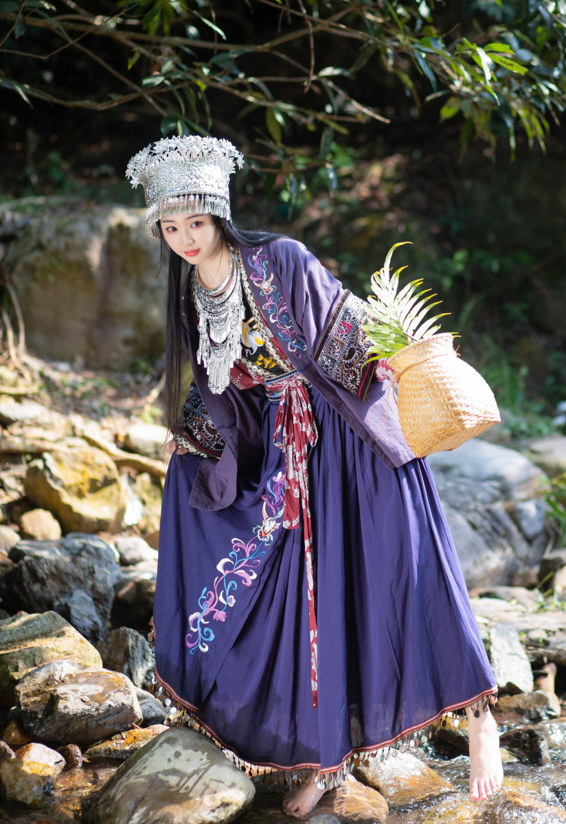 苗疆少女"听说那苗疆女子,擅蛊" - 许恪古风摄影 - 图虫