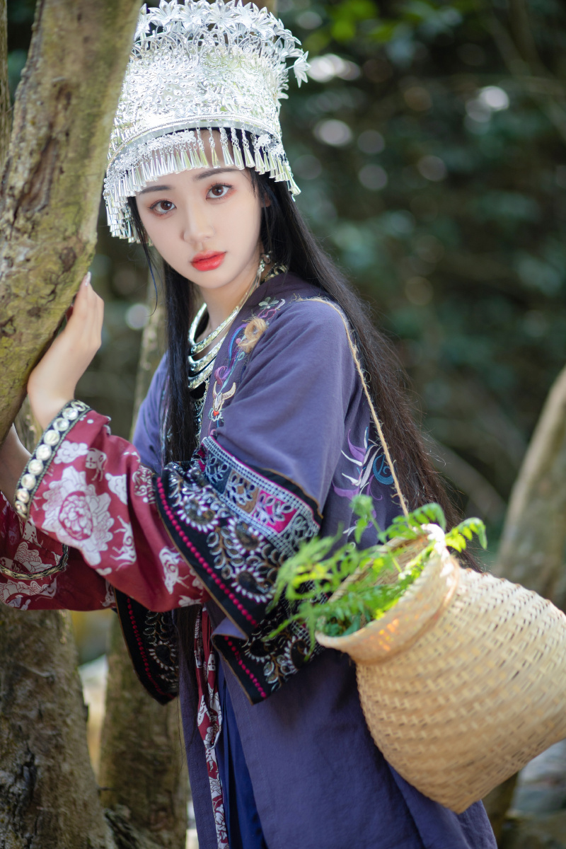 苗疆少女"听说那苗疆女子,擅蛊" - 许恪古风摄影 - 图虫