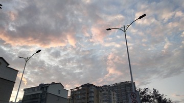 354428