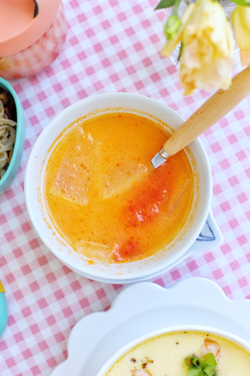 早餐:虾仁豆腐蒸蛋 番茄冬瓜汤 ?午餐:牛肉菠菜梗炒粉丝 ?