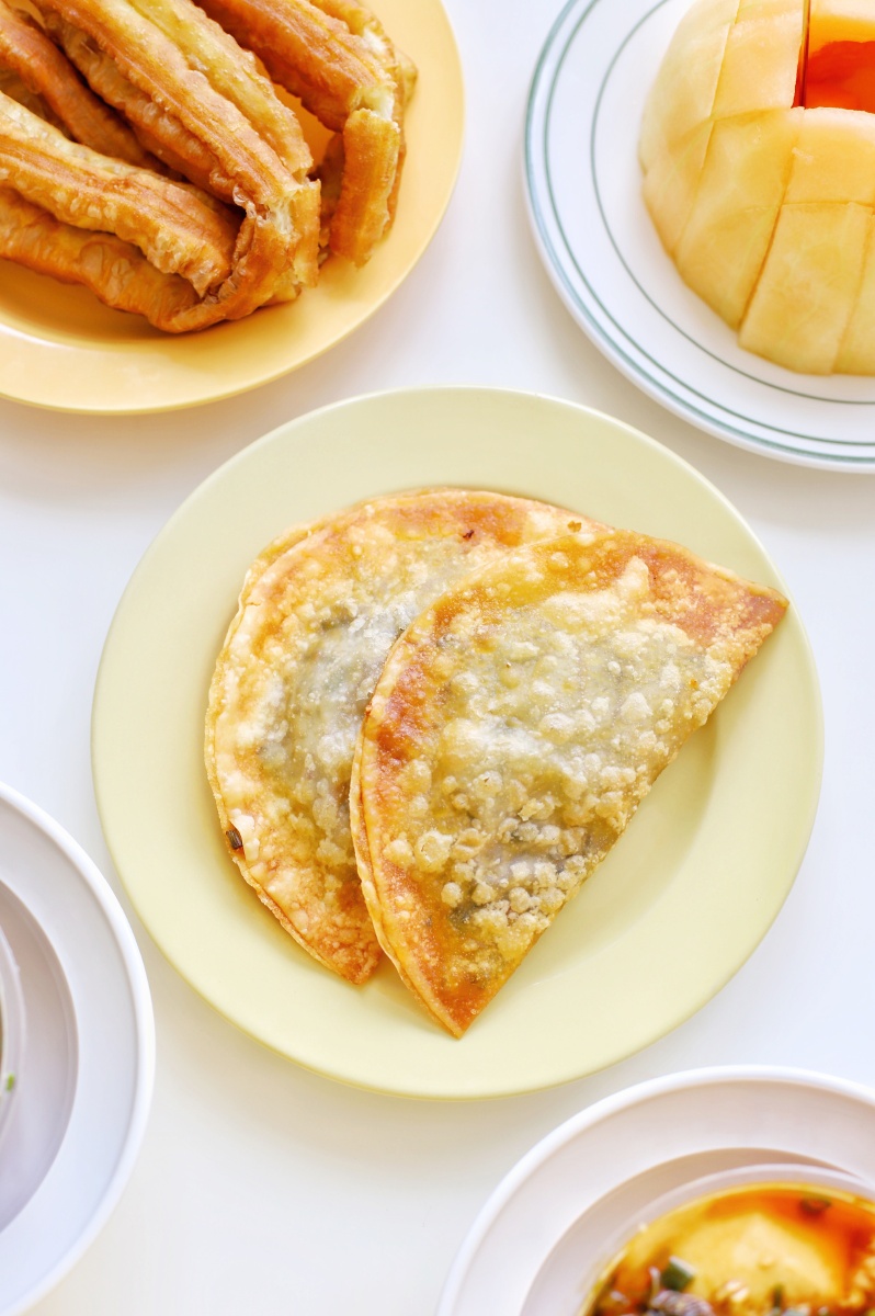 早餐day193外卖早餐安徽特色早点油条韭菜盒子酱香饼胡辣汤豆腐脑咸口